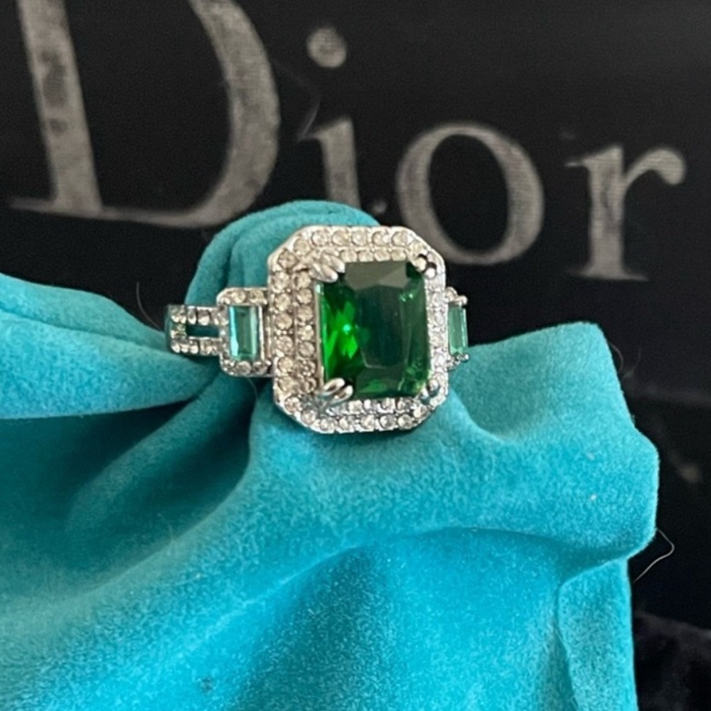 $3,000 Luxury Emerald Cut IRISH Green Stone Ring 14k